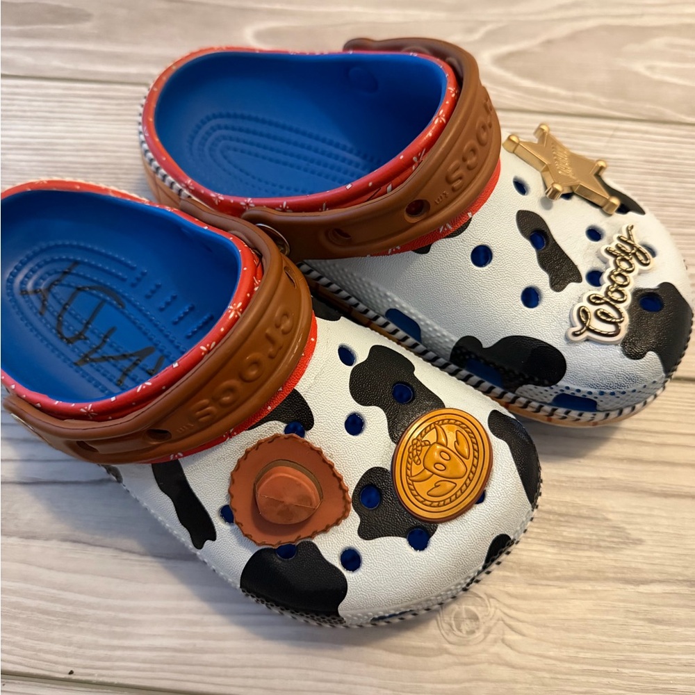 CROCS Kids Woody Slippers - Blue, Brown, White
